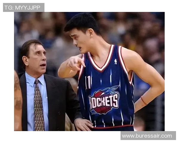 姚明与汤姆贾的篮球传奇之旅:跨越文化的友谊与竞技精神 姚明与汤姆贾的篮球传奇之旅:跨越文化的友谊与竞技精神