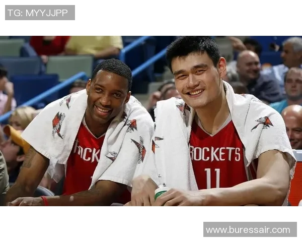 姚明与沃尔特的篮球传奇：跨越时代的友谊与对抗