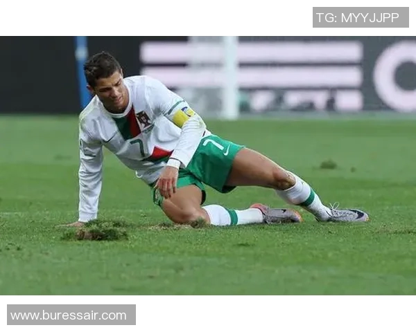 热爱足球的男生为何对明星球员情有独钟探讨背后的心理与情感因素