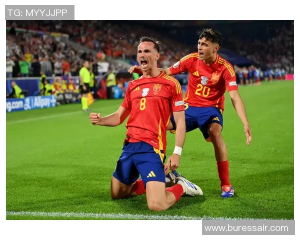 足球明星在空中展现绝技演绎精彩瞬间的华丽表演